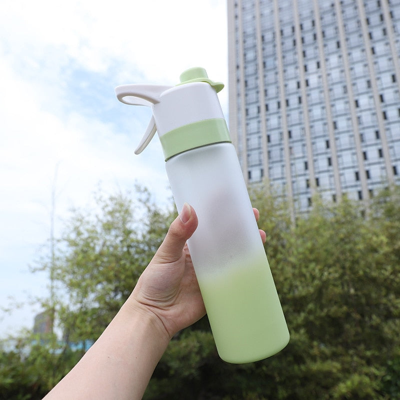 Water'brum : La bouteille d'eau rafraichissante avec brumisateur intégré
