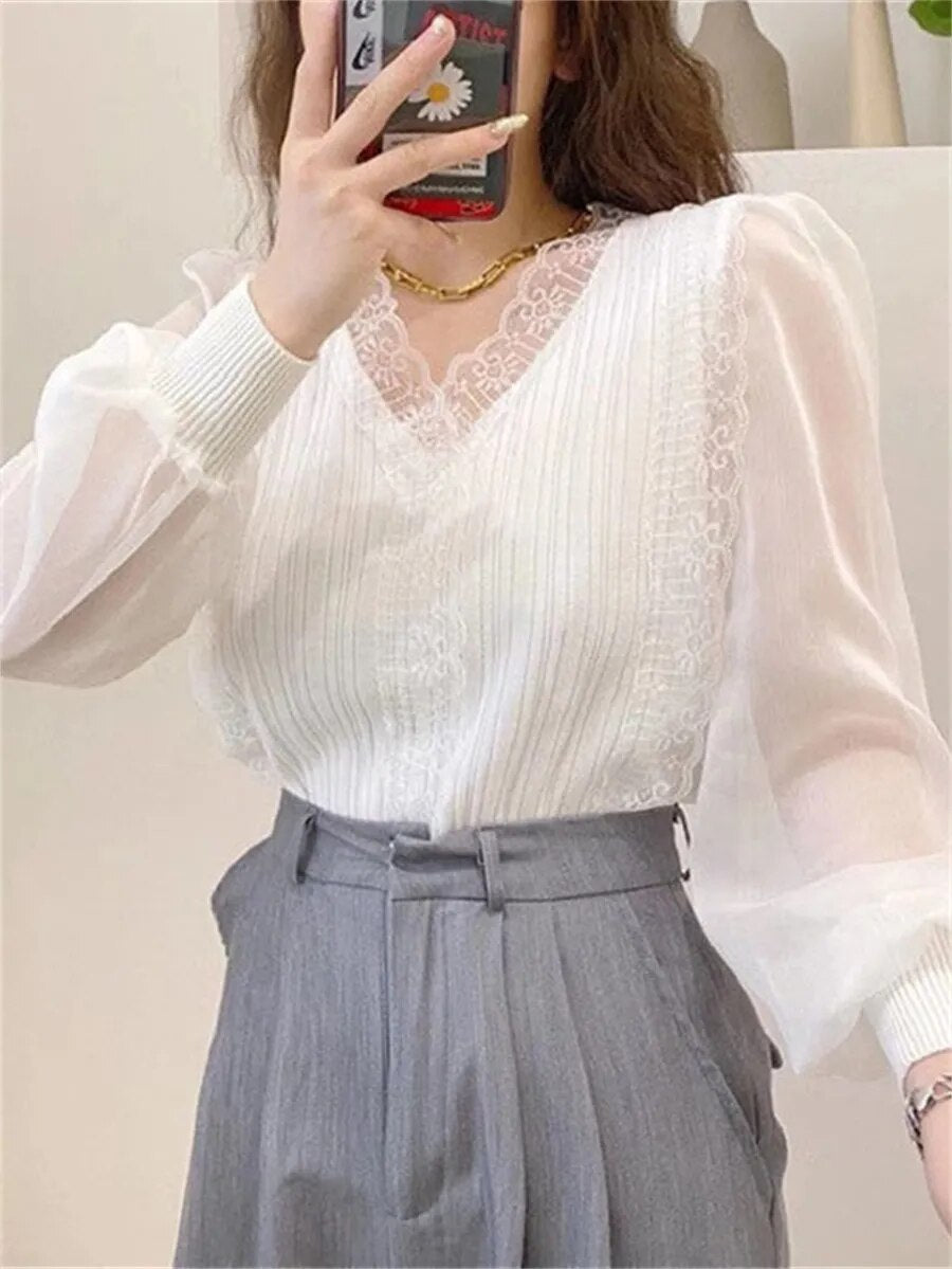 Top à dentelle et effet transparant