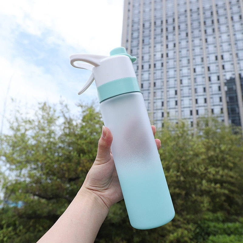 Water'brum : La bouteille d'eau rafraichissante avec brumisateur intégré
