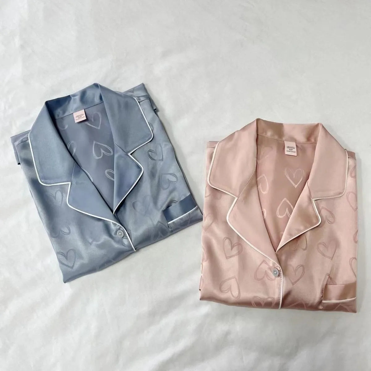 Pyjama en satin Ă motif LOVE Femme - Colleciton 2023