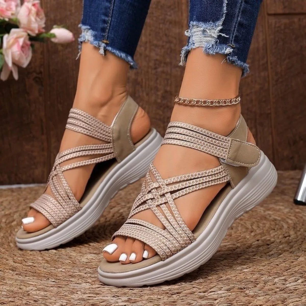 Sandales Femme à Semelle Épaisse Antidérapante – Multi-Brides Élastiques et Fermeture Velcro