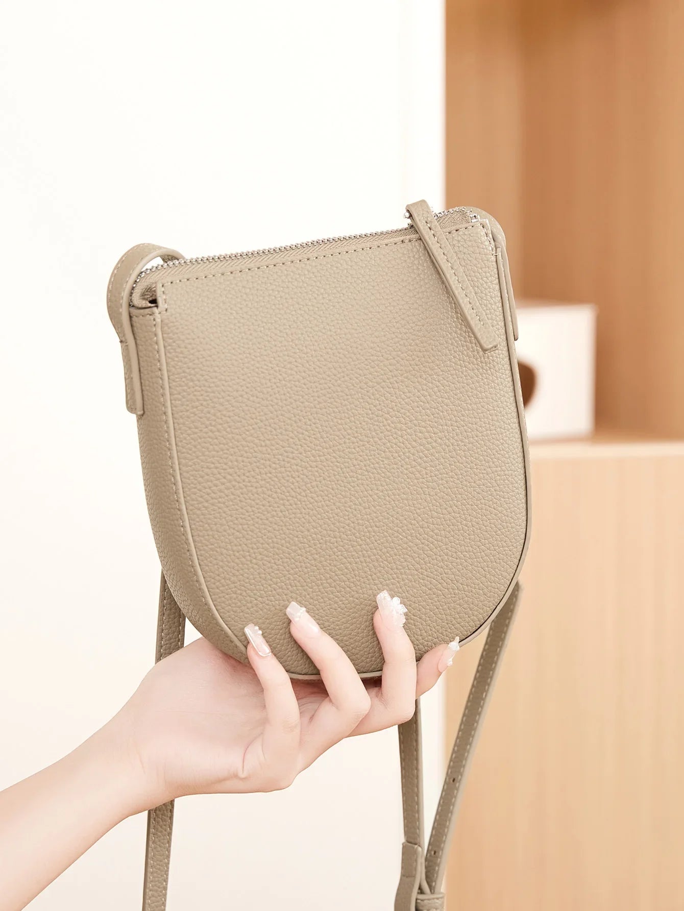 Mini Sac Bandoulière Cuir Grainé – Élégance Discrète