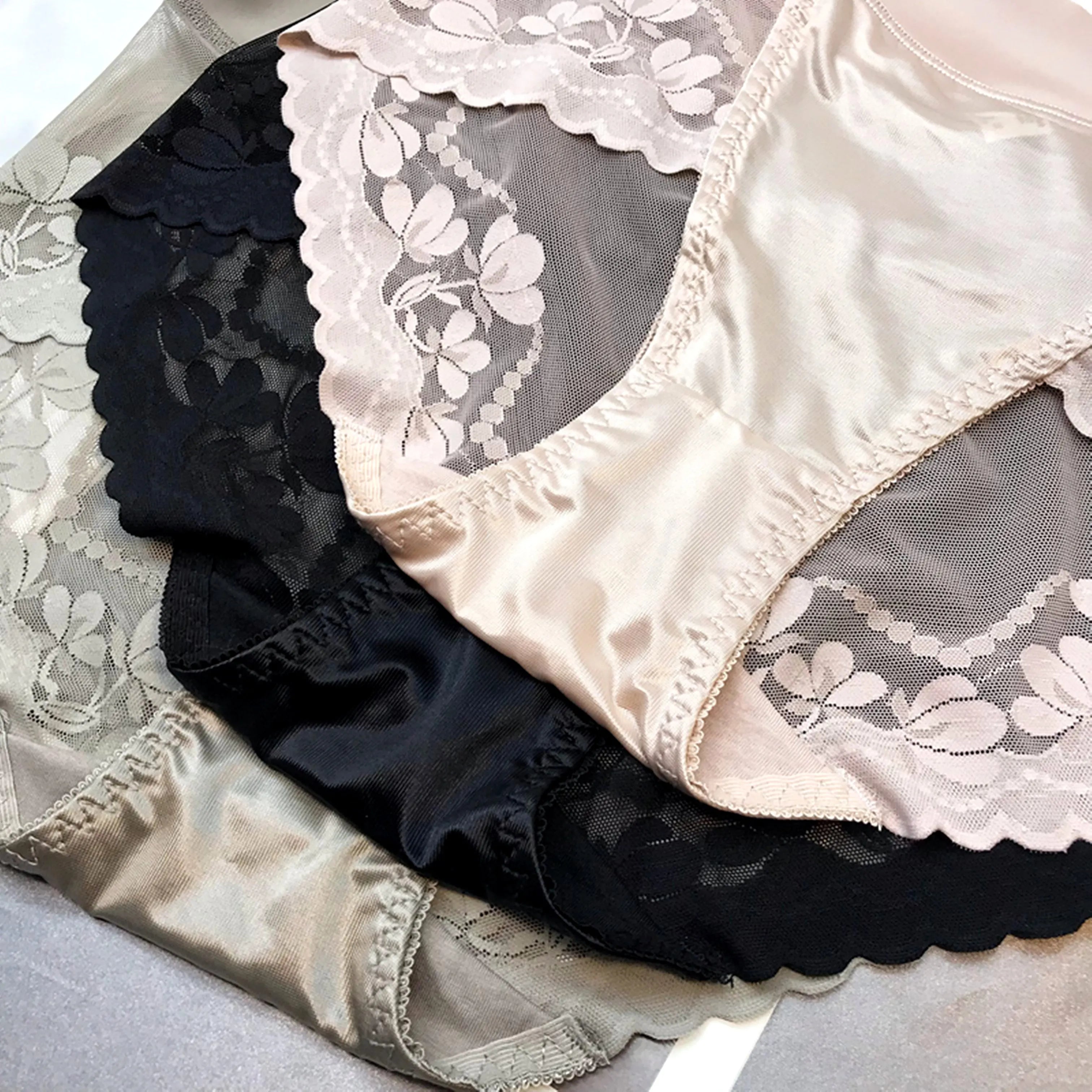 Lot de 3 Culottes Sexy en Soie Glacée et Dentelle Florale