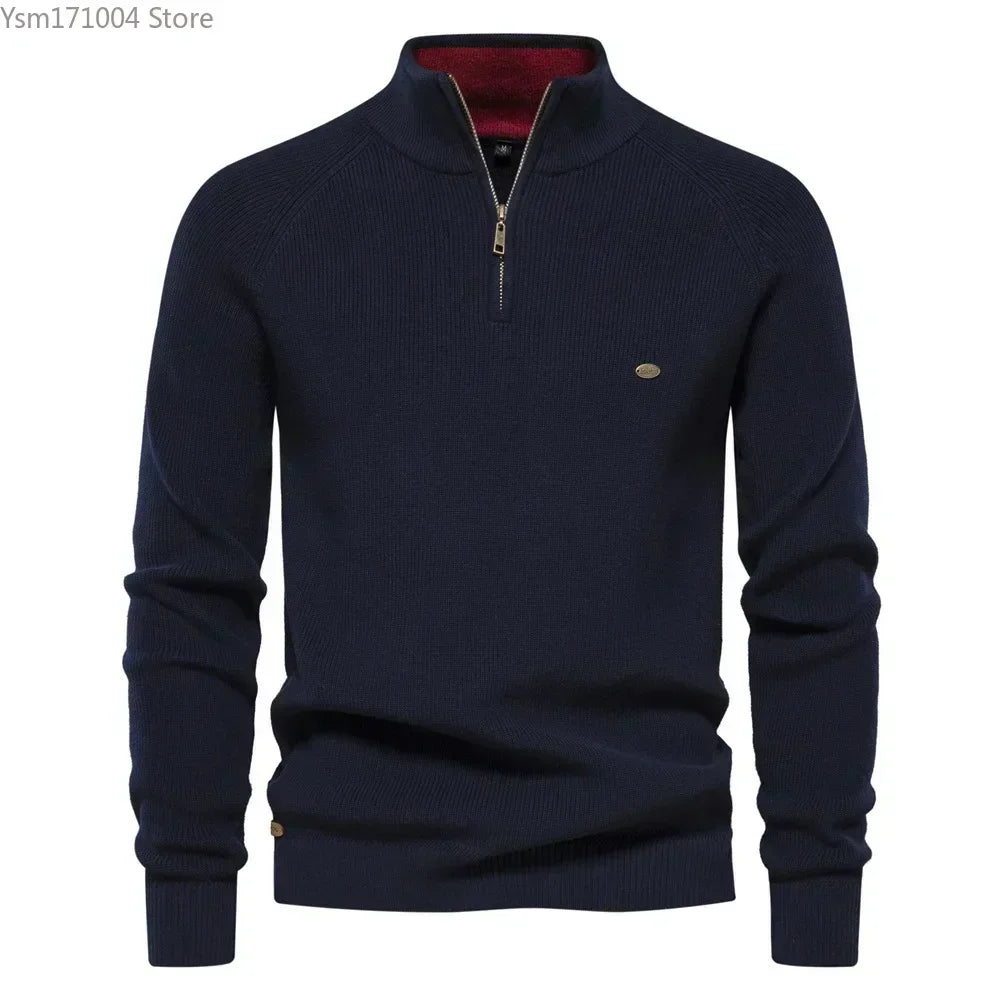 Pull zippé en maille détail bijoux poitrine