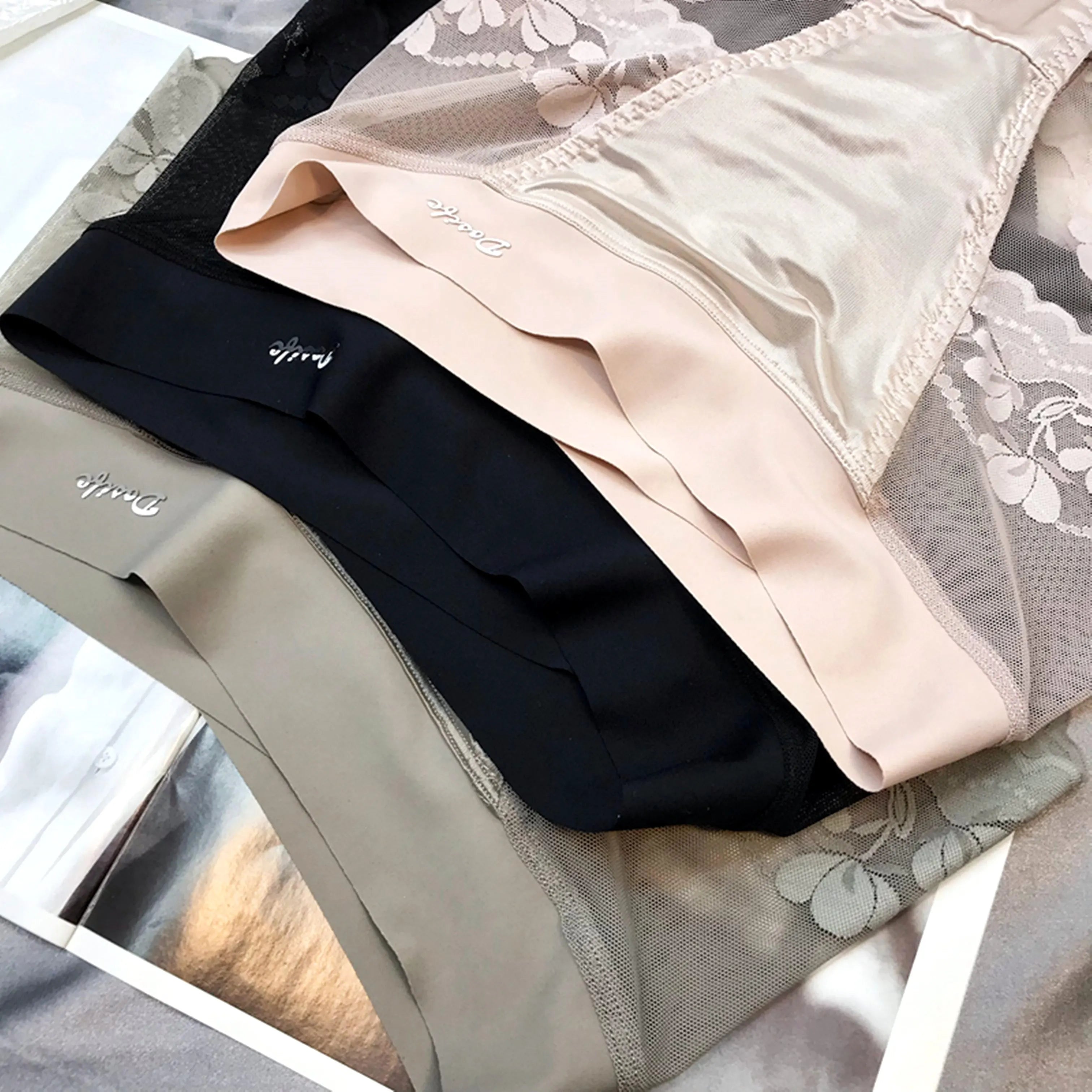 Lot de 3 Culottes Sexy en Soie Glacée et Dentelle Florale