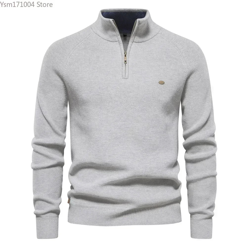 Pull zippé en maille détail bijoux poitrine
