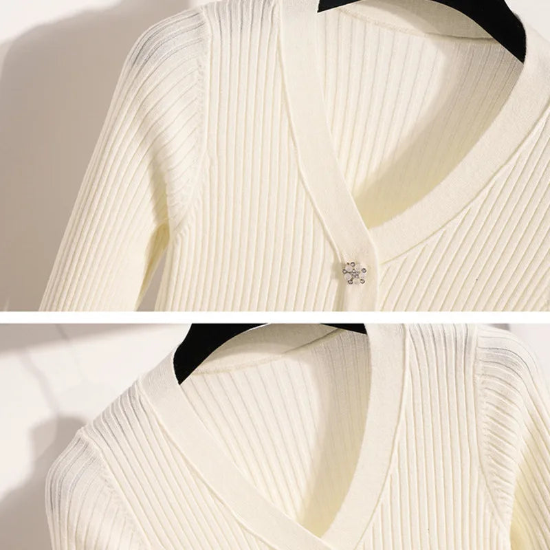Robe mi-longue côtelé avec boutons bijoux